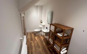 New 1Bd Contemporary Flat Upper Dunblane
